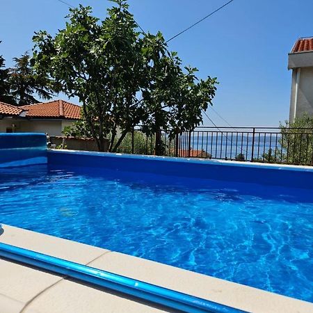 Apartments With Swimming Pool 9X4M Selce Eksteriør billede
